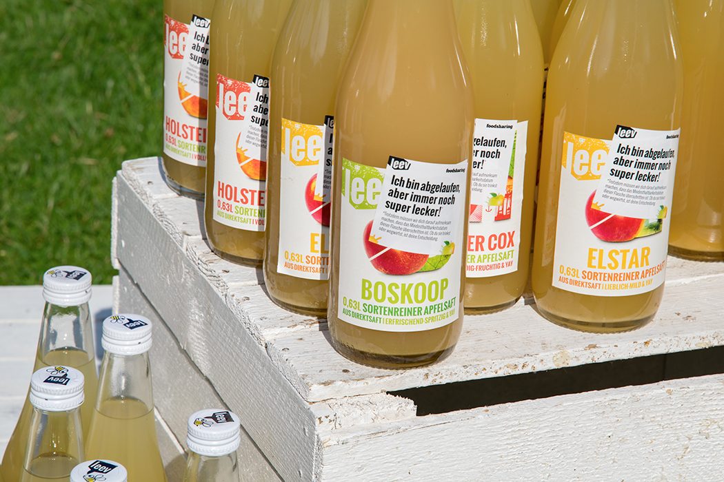 Eco Lifestyle, Bewusster Konsum: Warum werfen wir so viele Lebensmittel in den Müll? – leev Apfelsaft