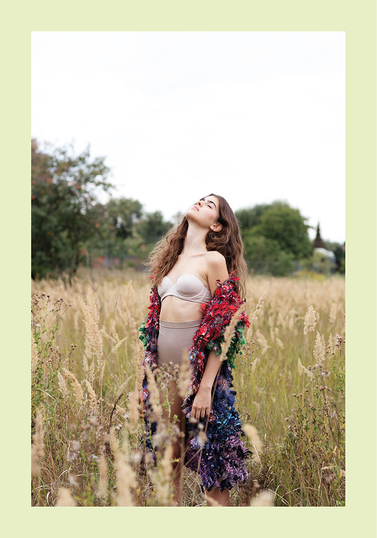 Fair-Fashion-Slow-Fashion-Herbst-Mode-annamariaangelika-Silk-Feathercoat-Boho-Looks