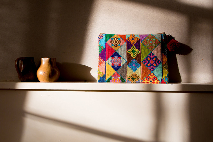 Sabbara – Fairtrade Accessoires von geflüchteten syrischen Frauen: Taschen, Clutch, Kissen und Schal