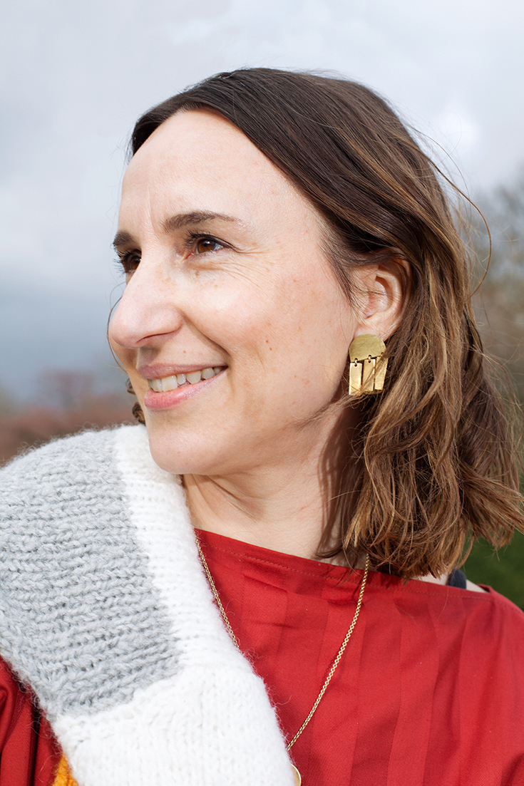 Fashion Revolution Week 2019 #whomademyclothes:Sandra Schittkowski von Nine to Five trägt ein Kleid von Natascha von Hirschhausen und Ankleboots von Nine to Five