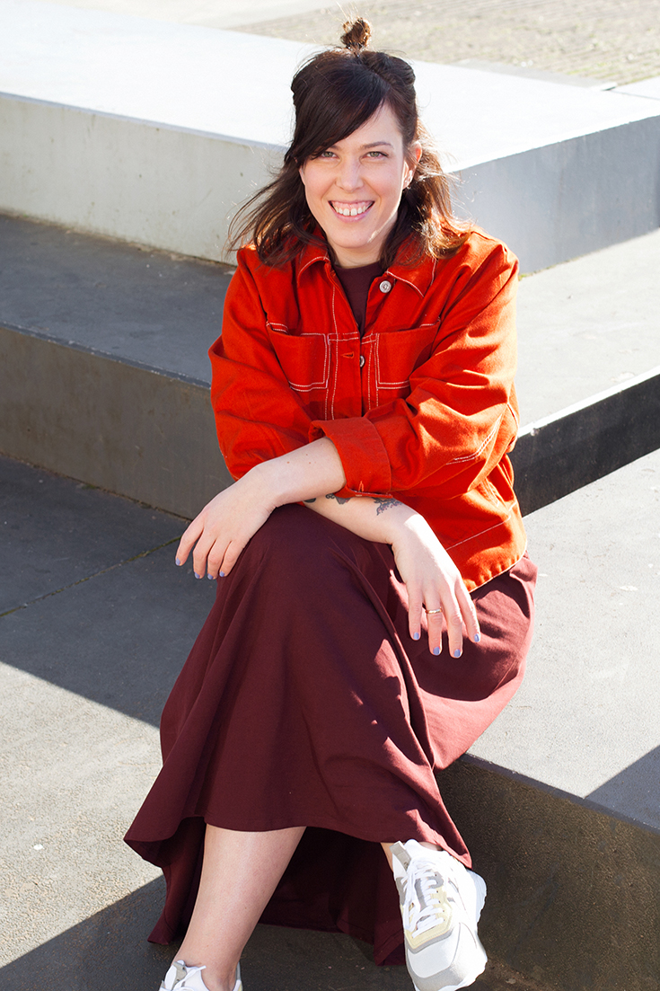 Fashion Revolution Week 2019 #whomademyclothes: Wiebke Clef von Glore Hamburg trägt Kowtow und Ekn Sneaker