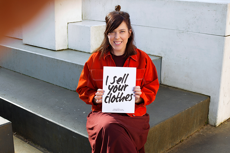 Fashion Revolution Week 2019 #whomademyclothes: Wiebke Clef von Glore Hamburg trägt Kowtow und Ekn Sneaker