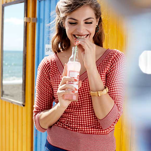 Peppermynta Brandfinder: King Louie. Fair Fashion im Vintage Stil mit einem modernem Twist! Schmeichelnde Schnitte, ausgefallene Muster, farbenfroh & stilvoll. Nachhaltige und faire Produktion