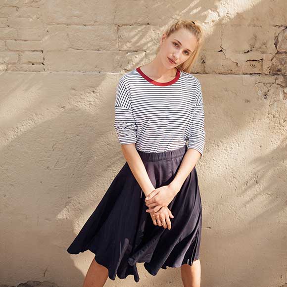 Peppermynta Brandfinder: recolution. Das Fair-Fashion Label produziert coole, vegane Streetwear aus nachhaltigen Materialien. Das Label ist GOTS und Fairtrade zertifiziert: Sweatshirts & Hoodies, Zipper, Longsleeves, Shorts & Hosen, Unterwäsche