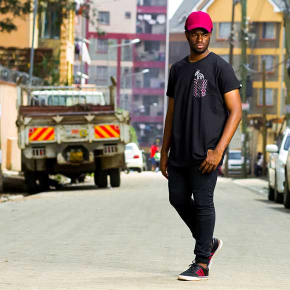 Peppermynta Brandfinder: Kipepeo Clothing. Fair Fashion, made in Tansania. Kipepeo Clothing ist ein soziales Modelabel aus Stuttgart. Mit fairer und nachhaltiger Streetwear werden Schulen in Afrika unterstützt. T-Shirts aus Biobaumwolle.