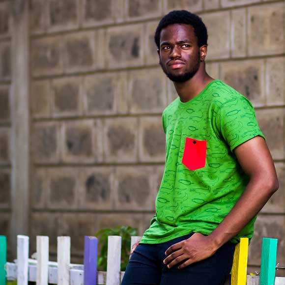 Peppermynta Brandfinder: Kipepeo Clothing. Fair Fashion, made in Tansania. Kipepeo Clothing ist ein soziales Modelabel aus Stuttgart. Mit fairer und nachhaltiger Streetwear werden Schulen in Afrika unterstützt. T-Shirts aus Biobaumwolle.
