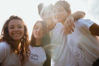 Kultgut – Fair Fashion Basics mit Künstlermotiven. Eco Fashion, Bio Mode, Öko Tex Print