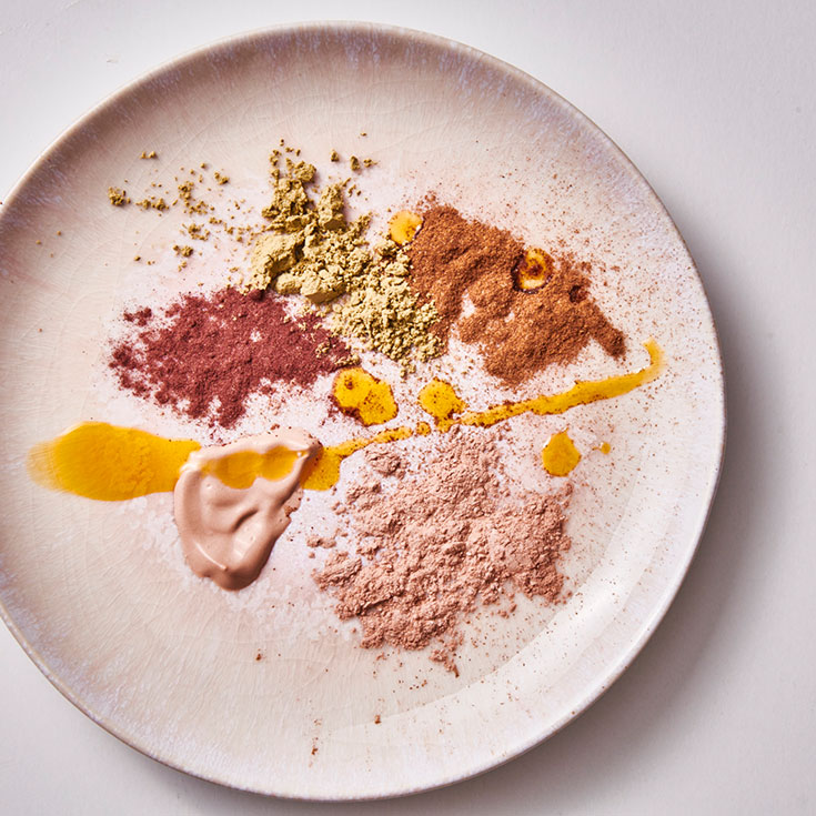 The Glow – 5 Naturkosmetik Produkte für die perfekte Pflege-Routine nach dem Baukastenprinzip. Alles ist mit allem kombinierbar. Everything Oil, Wonderbalm, Cleansing Clay, Floral Essence, Everything Oil, Master Elixir