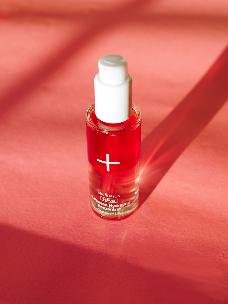 Natürliche Wirkstoffkosmetik von i+m Naturkosmetik Berlin: Mit natürlichen Inhaltsstoffen und Vitamin C: Deep Water Hydrator, Rosenwasser, Melissenwasser, 2-Phasen-Hydrating-Konzentrat, Nektar, Bakuchiol Elixier, Orangenblütenwasser, Depuff Augen Roll-On, Feuchtigkeitsserum und Regenerationsöl