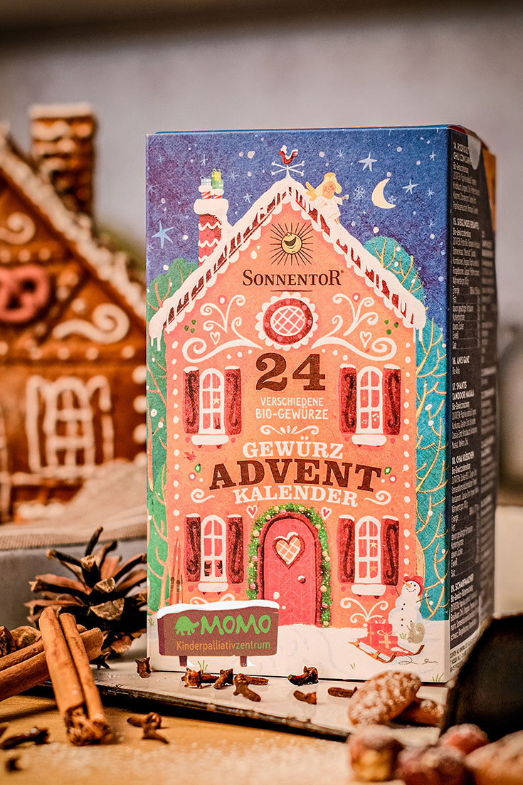 Nachhaltige Adventskalender 2023: Nachhaltiger Adventskalender im Test! Von Fair Trade Schokolade, veganer Schokoladenadventskalender, Naturkosmetik Adventskalender, Bio Tee, Bio Gewürze, Naturkosmetik für Männer, Aromatherapie, samenfestes Saatgut, natursüße Pralinen ohne Zuckerzusatz mit Dattelmus bis Bio Tee Kalender. Bio Gewürz Adventkalender von Sonnentor