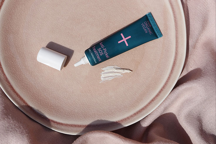 Naturkosmetik SOS-Pflege gegen Pickel, Akne, Mitesser & unreine Haut. Wirksame Soforthilfe, Tipps & Tricks, damit Hautunreinheiten über Nacht verschwinden. Entzündungshemmend Biokosmetik Produkte mit natürlichen Inhaltsstoffen, die Pickel sofort bekämpfen. Anti-Pickel SOS Treatment von i+m Naturkosmetik Berlin