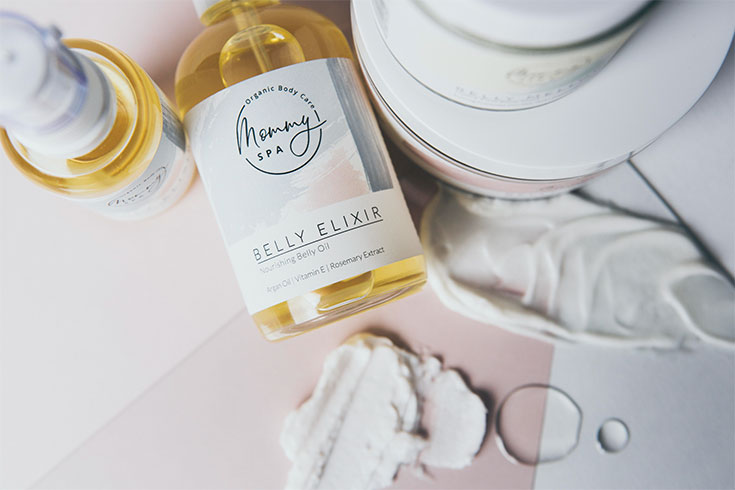 Für Mama und Baby – Natürliche Produkte für die Schwangerschaft & Stillzeit. Bio Stilltee, Naturkosmetik Schwangerschaftspflegeöl für den Babybauch, Belly Balm, kühlendes Gel für müde Beine, SOS Balm für die Brustwarzen – alles ohne Schadstoffe, Giftstoffe oder bedenklichen Inhaltsstoffen. Belly Elixier von Mommy Spa
