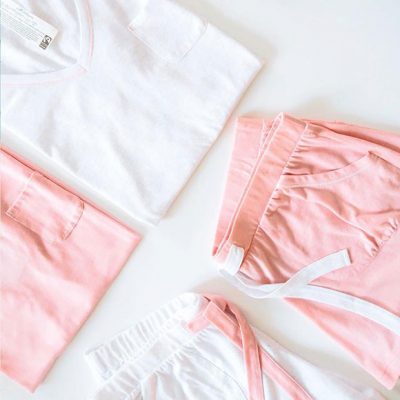 Comazo bietet nachhaltige Unterwäsche, Sportwäsche und faire Loungewear für Damen, Herren und Kinder an. Die gesamte Kollektion wird dabei fair produziert und ist GOTS und PETA-Approved Vegan zertifiziert.