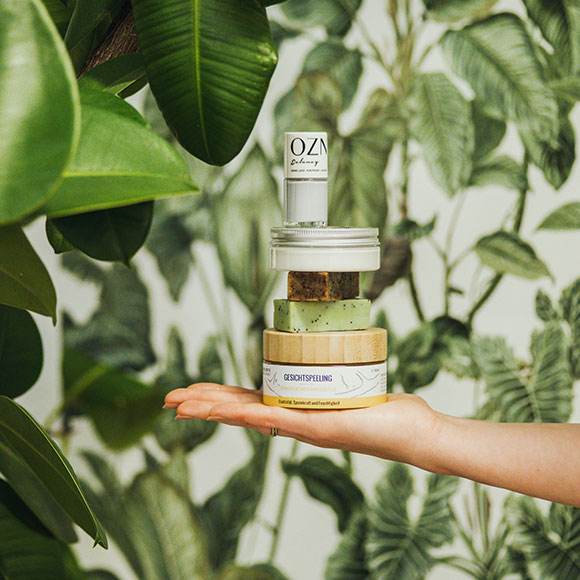 Peppermynta Brandfinder: Mangolds Online Shop. Eco Lifestyle Online Shop für handverlesene Naturkosmetik, faire Yoga Wear, Slow Food. Natürliche Haarpflege, Bio Hautpflege, Yoga Kleidung, Accessoires.