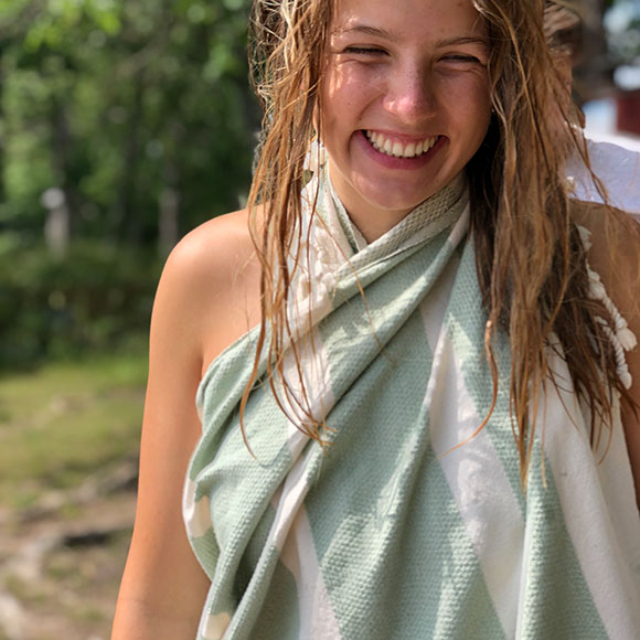 Peppermynta Brandfinder: Yolunda fertigt handgemachte Hamamtücher aus Bio-Baumwolle. Neben den multifunktionalen Tüchern findest du im Online-Shop auch weitere nachhaltige Accessoires.