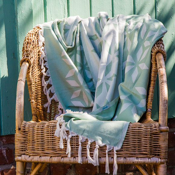 Peppermynta Brandfinder: Yolunda fertigt handgemachte Hamamtücher aus Bio-Baumwolle. Neben den multifunktionalen Tüchern findest du im Online-Shop auch weitere nachhaltige Accessoires.