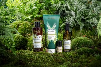 Farfalla Waldzauber – Ätherische Öle & zertifizierte Naturkosmetik aus dem Wald: Bio Kosmetik Duschgel, Bio-Raumspray, Schaumbad mit natürlichen Inhaltsstoffen, Aromamischung für Aromatherapie, Waldbaden für Zuhause: Shinrin yoku. Die Kraft des Waldes! Nachhaltiges Kinderbuch Das Leuchten des Waldes von Lara Keuthen ( Waldtherapie )