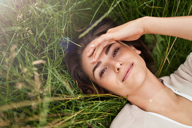 Naturkosmetik After Sun – Natürliche Pflege nach dem Sonnenbad für sonnengestresste Haut. Natürliches Aprés Soleil ohne gesundheitsschädliche Inhaltsstoffe beruhigend und kühlend für strapazierte Haut. Speick Sun After Sun Face Serum