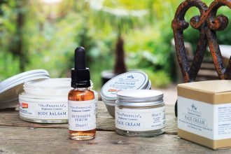 OliPhenolia Naturkosmetik von Fattoria La Vialla: Olivenwasser, Olivenöl, Polyphenole, Demeter zertifiziert, Intensive Serum, Intensiv Handcreme, Intensiv Tagescreme, Body Balsam, Olivensalbe, Olivenbalsam