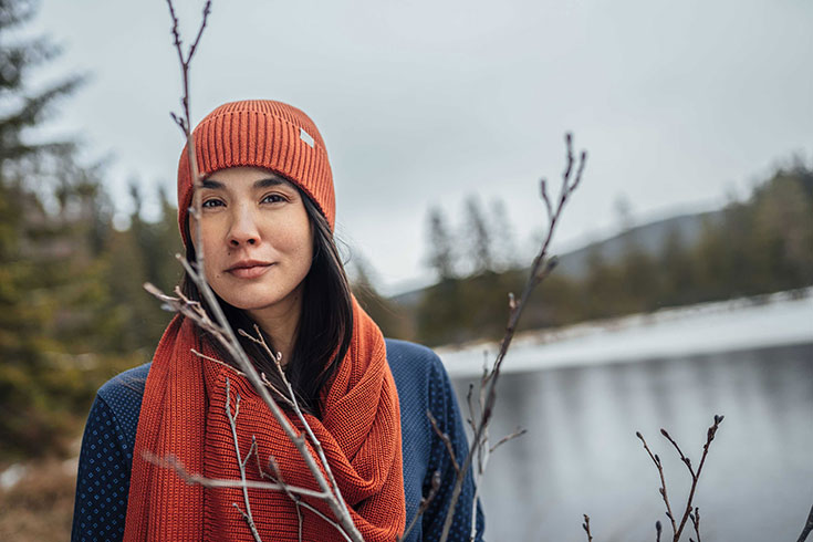 Living Crafts – Wir verlosen 3 Sets mit nachhaltigen Fair Fashion Accessoires für den Winter: Ökologische Mütze, Stirnband aus Bio Wolle, nachhaltige Tasche, Schal aus mulesingfreier Wolle