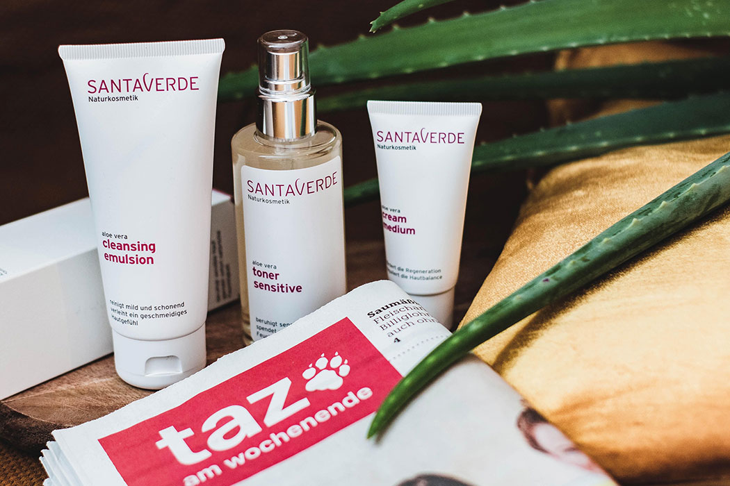 Unabhängiger Journalismus – 5 Gründe, warum wir taz so lieben. taz die Tageszeitung Abo mit Santaverde Naturkosmetik Prämie