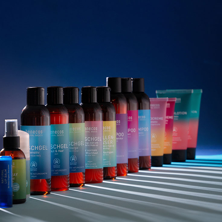 Preiswerte Naturkosmetik von Benecos: Die besonders günstige Natural Basics Linie vom familiengeführten Unternehmen Cosmondial. Regionale Biokosmetik Made in Germany